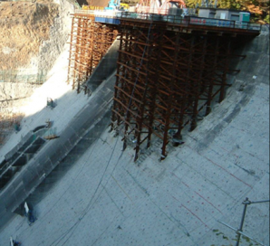 ダム堤体の補修工事